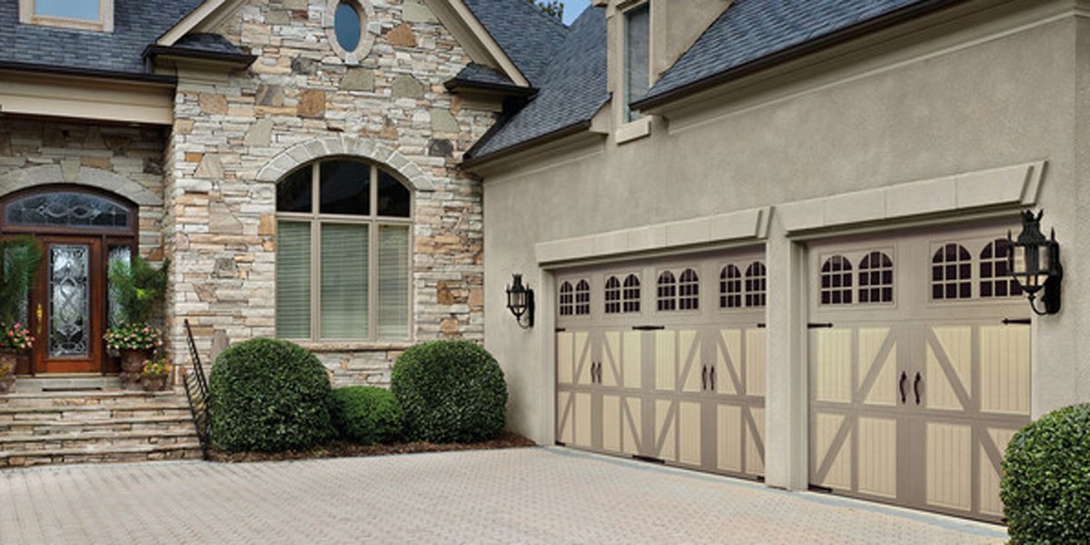 Trackless garage door interior