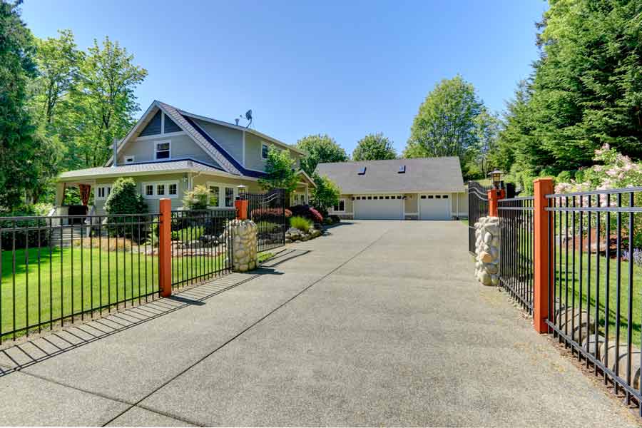 Residential automated driveway gate